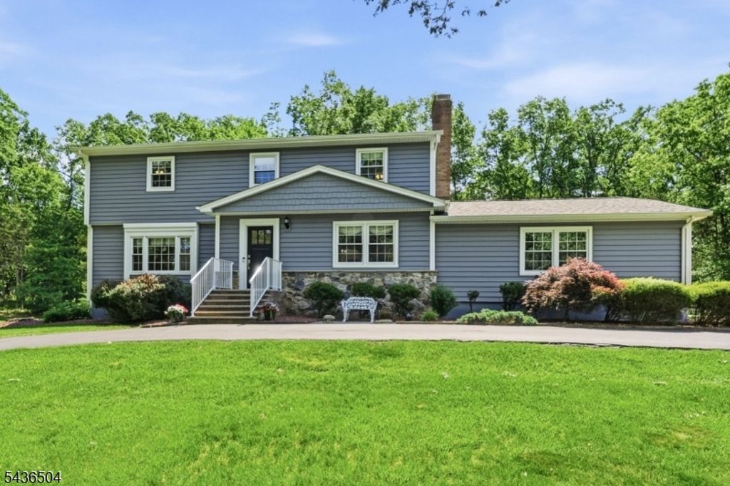 72 Kiva Pl, Branchburg Twp., NJ 08876