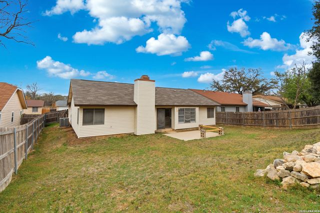 5822 Misty Glen, San Antonio, TX 78247