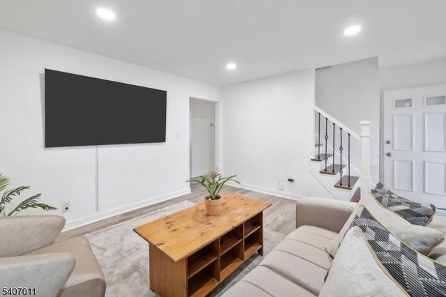 11 Adams St, Clifton City, NJ 07013