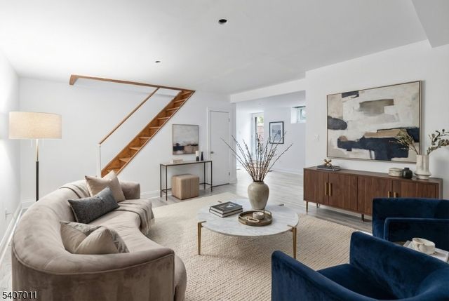 11 Adams St, Clifton City, NJ 07013