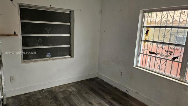 2102 SW 14th Ave, Miami, FL 33145