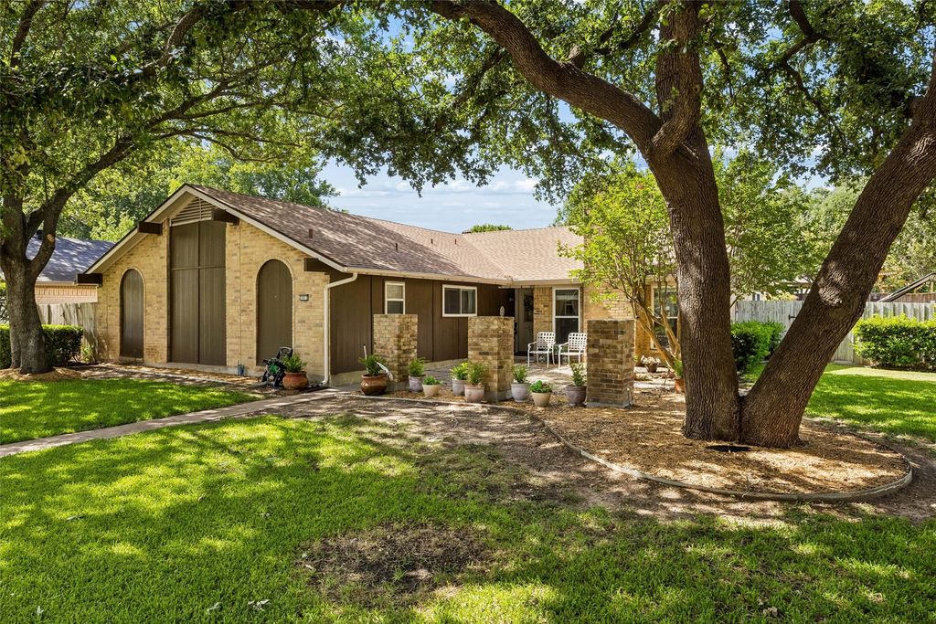 1913 Richland Drive, Richardson, TX 75081