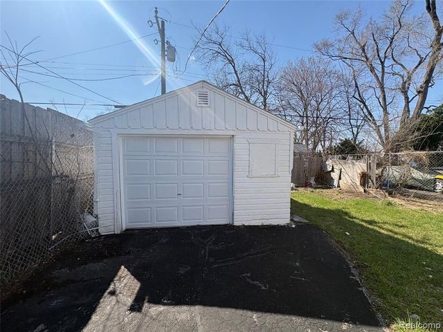 19479 Helen Street, Detroit, MI 48234