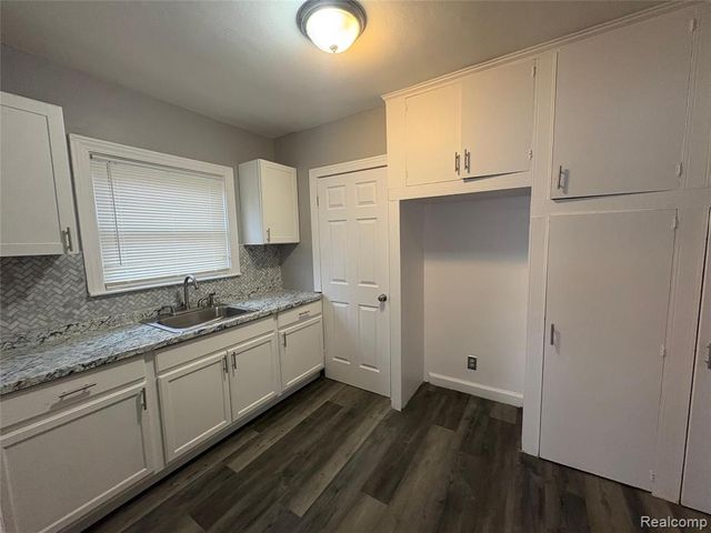 19479 Helen Street, Detroit, MI 48234