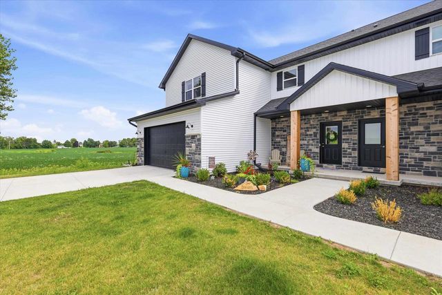 2601 ST THOMAS LANE, Neenah, WI 54956