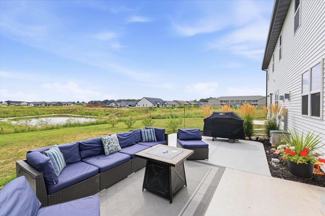 2601 ST THOMAS LANE, Neenah, WI 54956