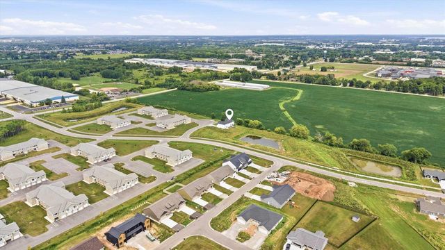 2601 ST THOMAS LANE, Neenah, WI 54956