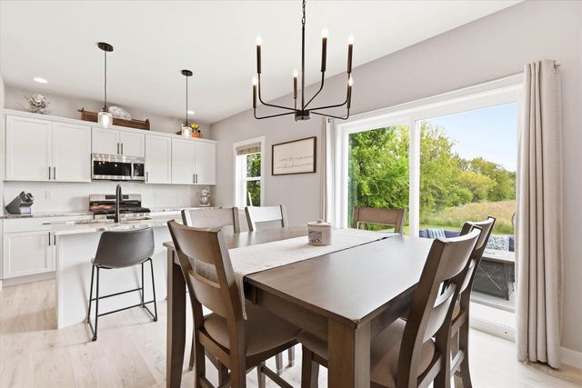 2601 ST THOMAS LANE, Neenah, WI 54956