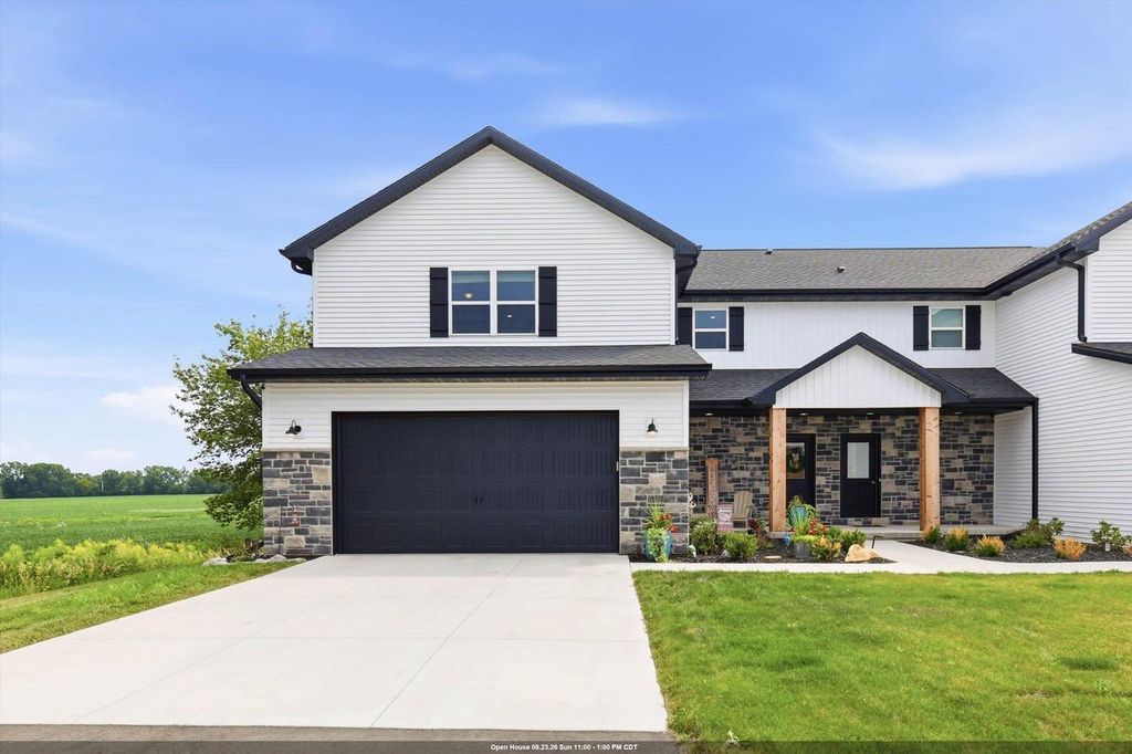 2601 ST THOMAS LANE, Neenah, WI 54956