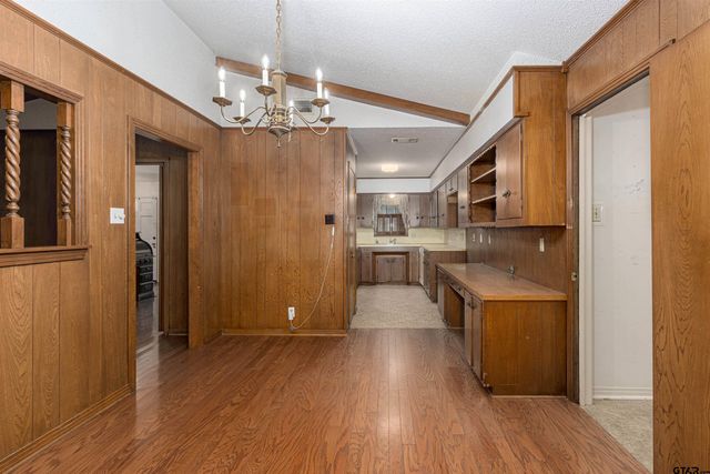 2930 Roanoke Ln, Tyler, TX 75701