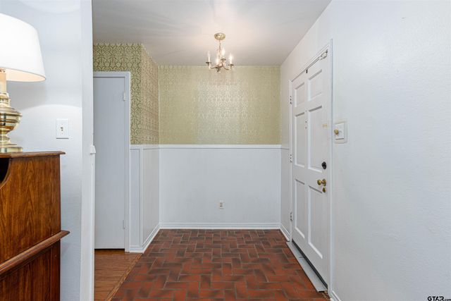 2930 Roanoke Ln, Tyler, TX 75701
