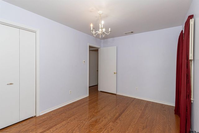 2930 Roanoke Ln, Tyler, TX 75701