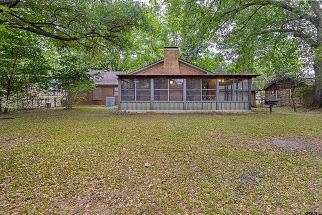 2930 Roanoke Ln, Tyler, TX 75701