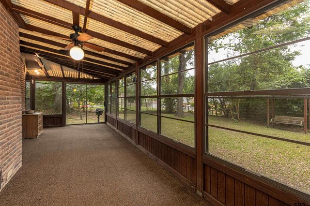 2930 Roanoke Ln, Tyler, TX 75701