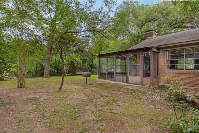 2930 Roanoke Ln, Tyler, TX 75701