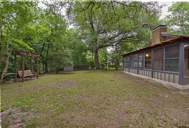 2930 Roanoke Ln, Tyler, TX 75701
