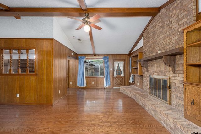 2930 Roanoke Ln, Tyler, TX 75701