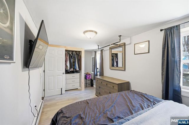 42 Woodside Drive, West Milford, NJ 07480