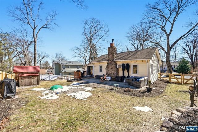 42 Woodside Drive, West Milford, NJ 07480