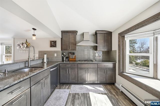 42 Woodside Drive, West Milford, NJ 07480