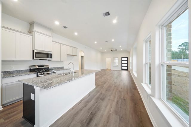 11703 Eclipse Drive, Willis, TX 77318