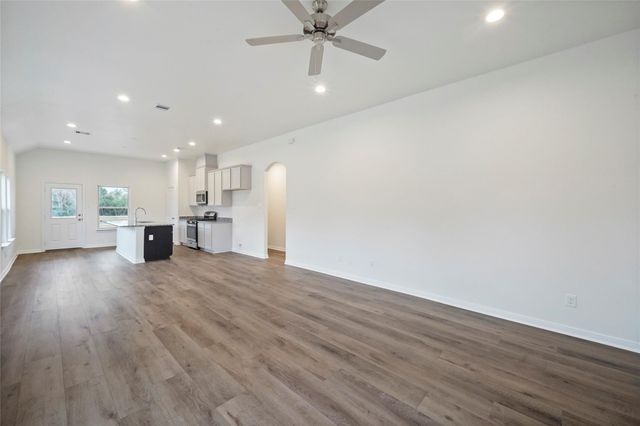 11703 Eclipse Drive, Willis, TX 77318
