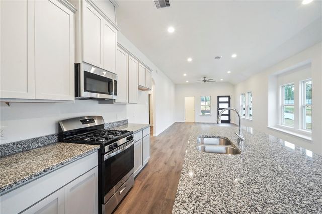 11703 Eclipse Drive, Willis, TX 77318