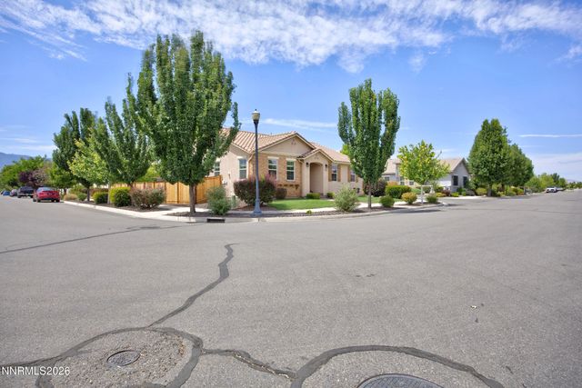 1752 Bella Casa Drive, Minden, NV 89423