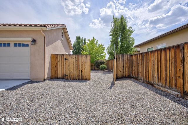 1752 Bella Casa Drive, Minden, NV 89423