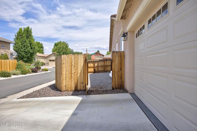 1752 Bella Casa Drive, Minden, NV 89423