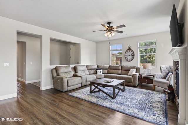 1752 Bella Casa Drive, Minden, NV 89423