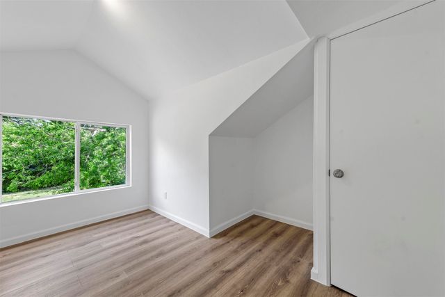 504 E Robert Street, Fort Worth, TX 76104