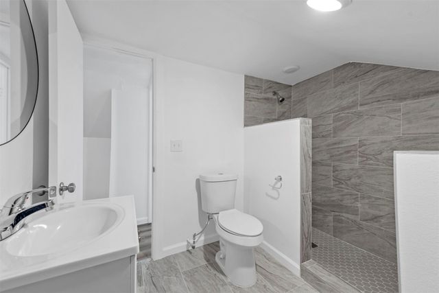 504 E Robert Street, Fort Worth, TX 76104