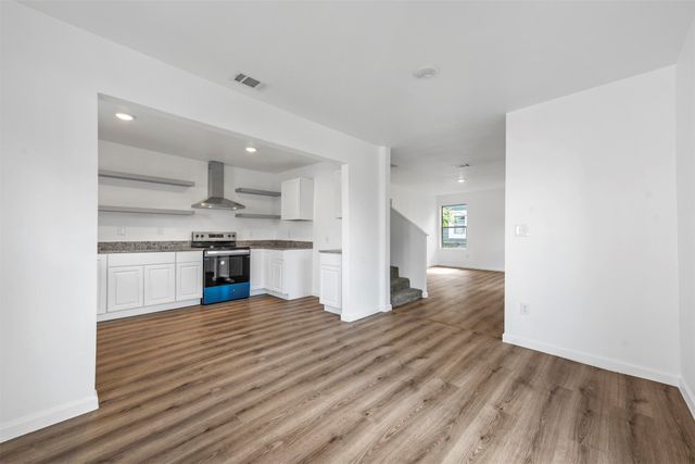 504 E Robert Street, Fort Worth, TX 76104