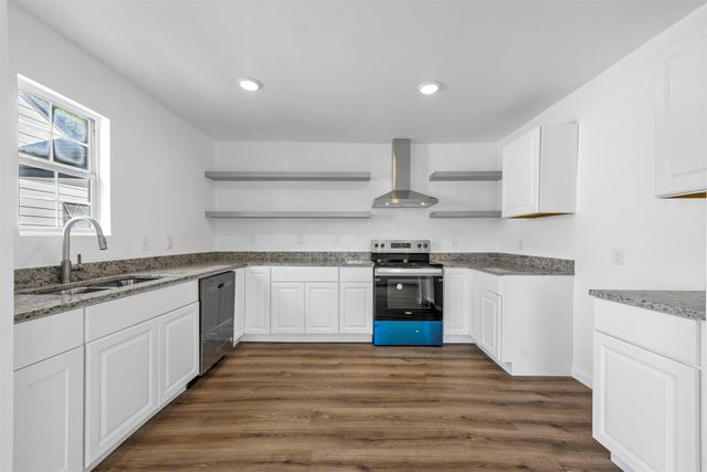 504 E Robert Street, Fort Worth, TX 76104