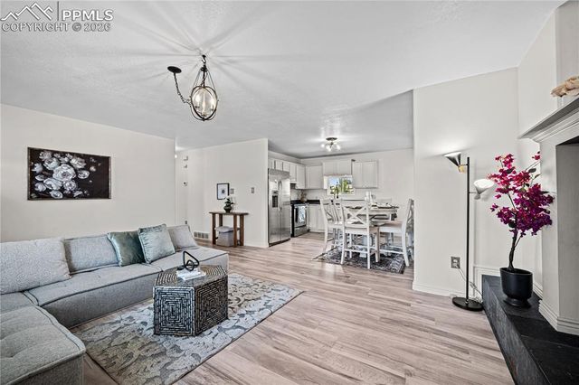 911 Candytuft Boulevard, Pueblo, CO 81001