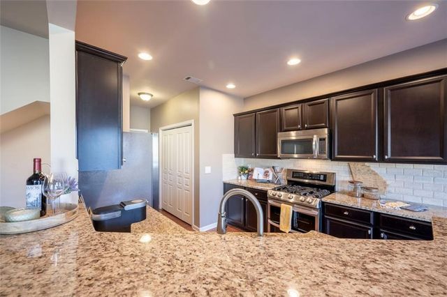 1206 Lake Point Way, Suwanee, GA 30024