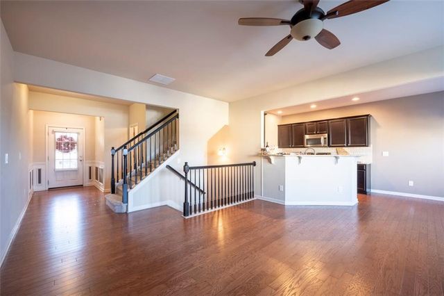 1206 Lake Point Way, Suwanee, GA 30024