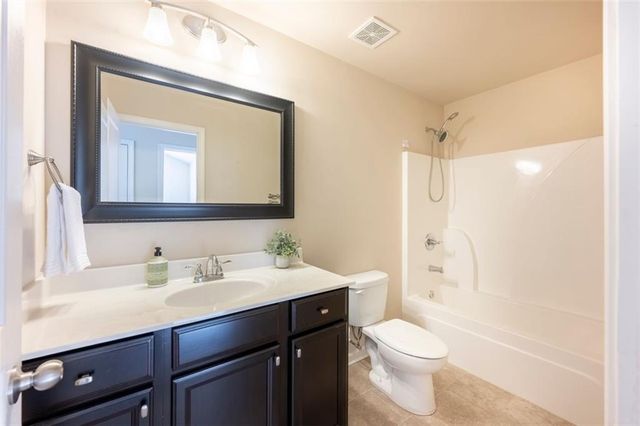 1206 Lake Point Way, Suwanee, GA 30024