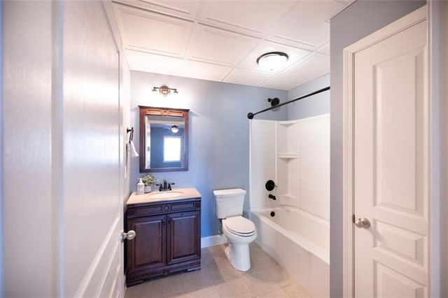 1206 Lake Point Way, Suwanee, GA 30024