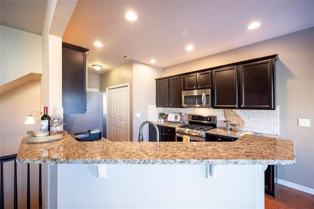 1206 Lake Point Way, Suwanee, GA 30024