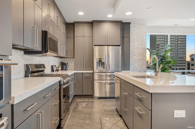 203 E Berry St Ste 1004, Fort Wayne, IN 46802