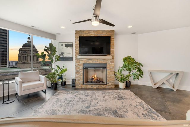 203 E Berry St Ste 1004, Fort Wayne, IN 46802