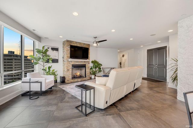 203 E Berry St Ste 1004, Fort Wayne, IN 46802