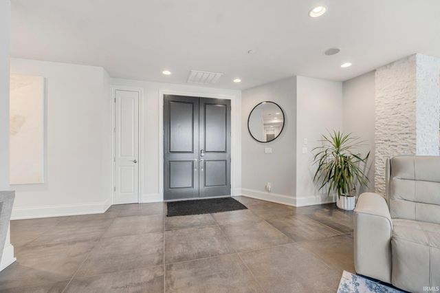 203 E Berry St Ste 1004, Fort Wayne, IN 46802