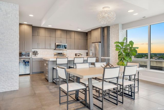 203 E Berry St Ste 1004, Fort Wayne, IN 46802