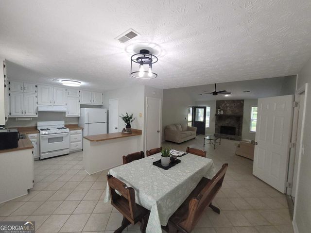 235 Winona Drive, Fayetteville, GA 30214