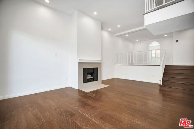 17824 Killion Street G, Encino (los Angeles), CA 91316