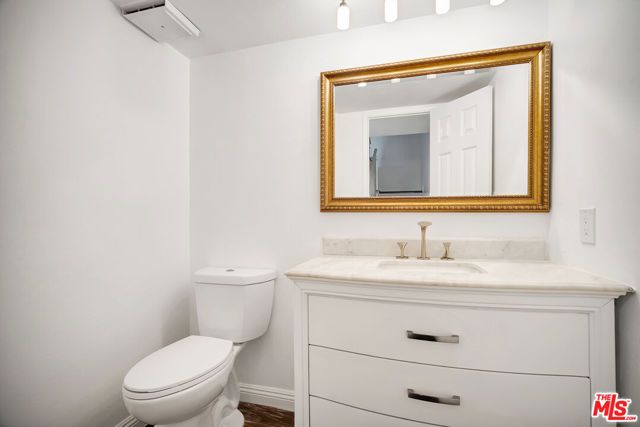 17824 Killion Street G, Encino (los Angeles), CA 91316