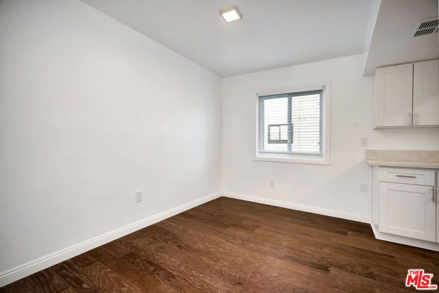 17824 Killion Street G, Encino (los Angeles), CA 91316